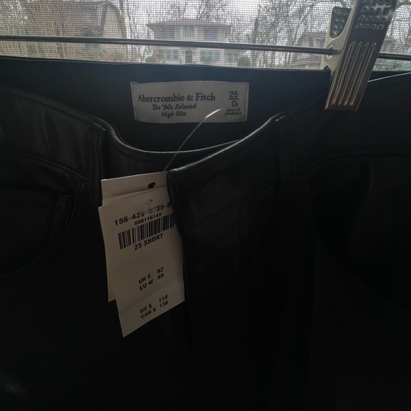 Abercrombie Leather 90’s Relaxed Pant - Picture 3 of 4